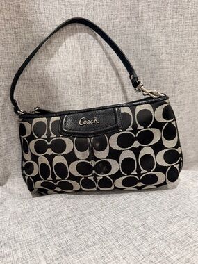 Coach Ashley Signature C Wristlet Black